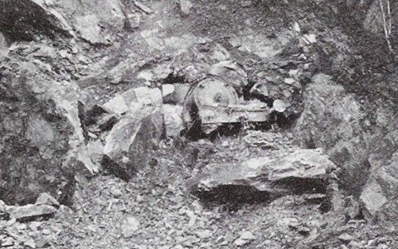 Am 14.12.1913 ereignete sich ein katastrophales Felssturzereignis am Harrastunnel im Zschopautal auf der Bahnstrecke Niederwiesa –Hainichen.