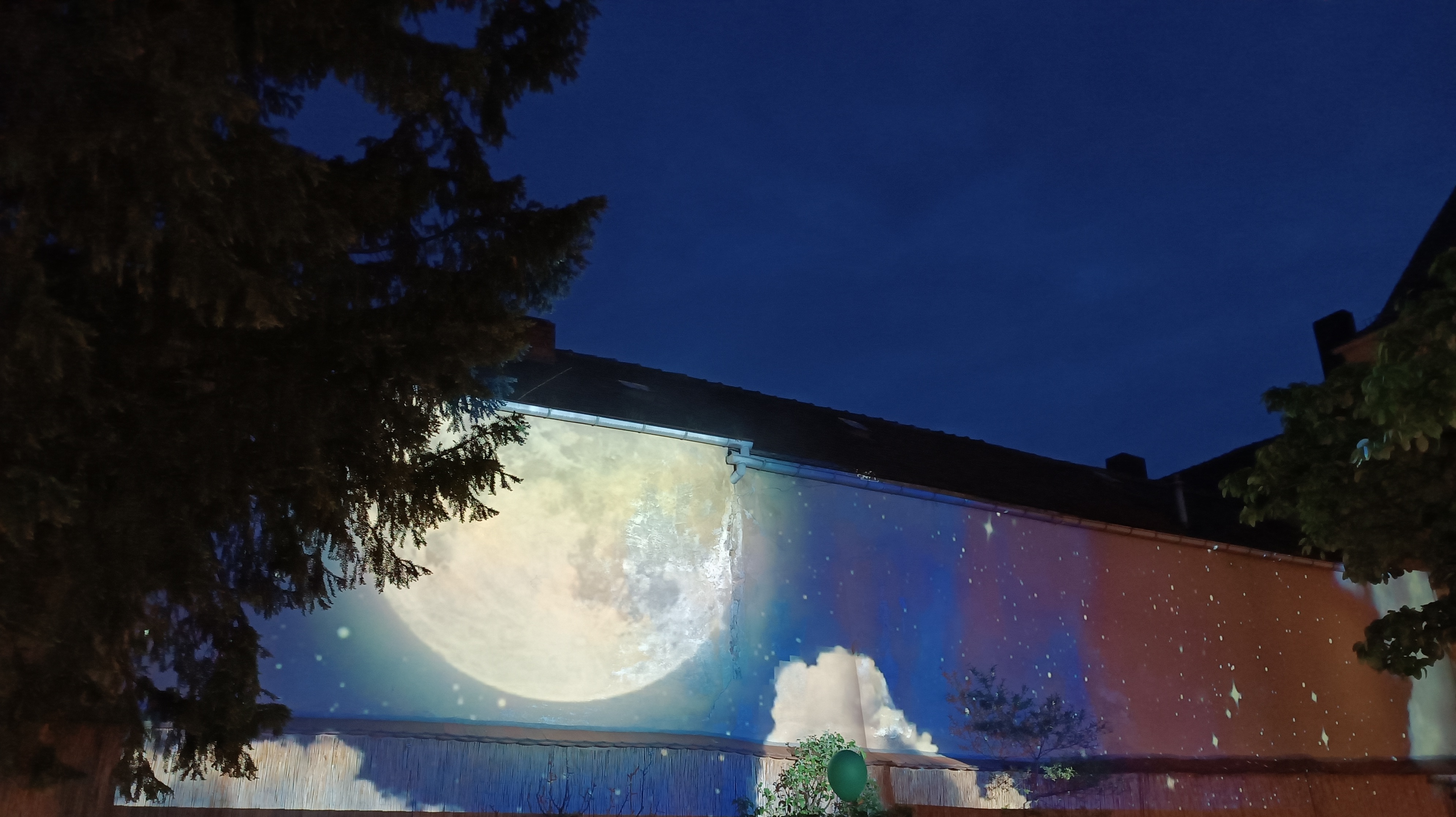 Lichtkunst im Museumsgarten