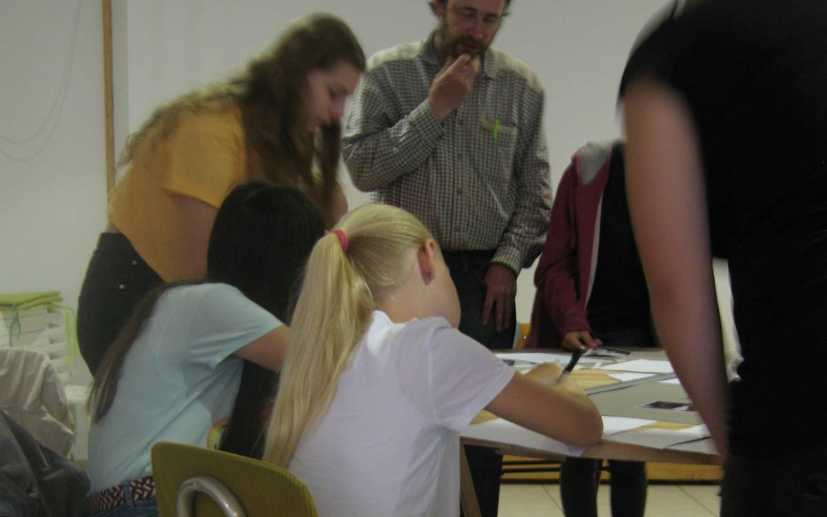 Geschichte + Kunst: Projekt des Museum der Westlausitz, des Kinderschutzbundes und der Stadtwerkstatt Kamenz mit Dresdner Künstlern für Kinder und Jugendliche Geschichte + Kunst: Projekt des Museum der Westlausitz, des Kinderschutzbundes und der Stadtwerkstatt Kamenz mit Dresdner Künstlern für Kinder und Jugendliche